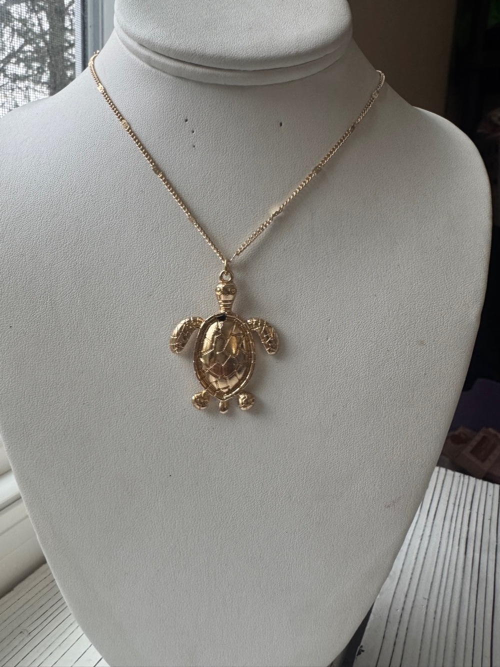 Gold Turtle Pendant Necklace - Women Jewelry - Picture 6 of 6